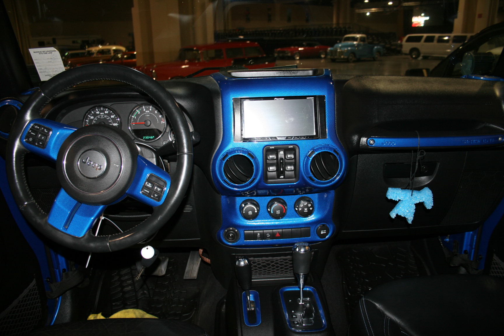 4th Image of a 2015 JEEP WRANGLER UNLIMITED SPORT
