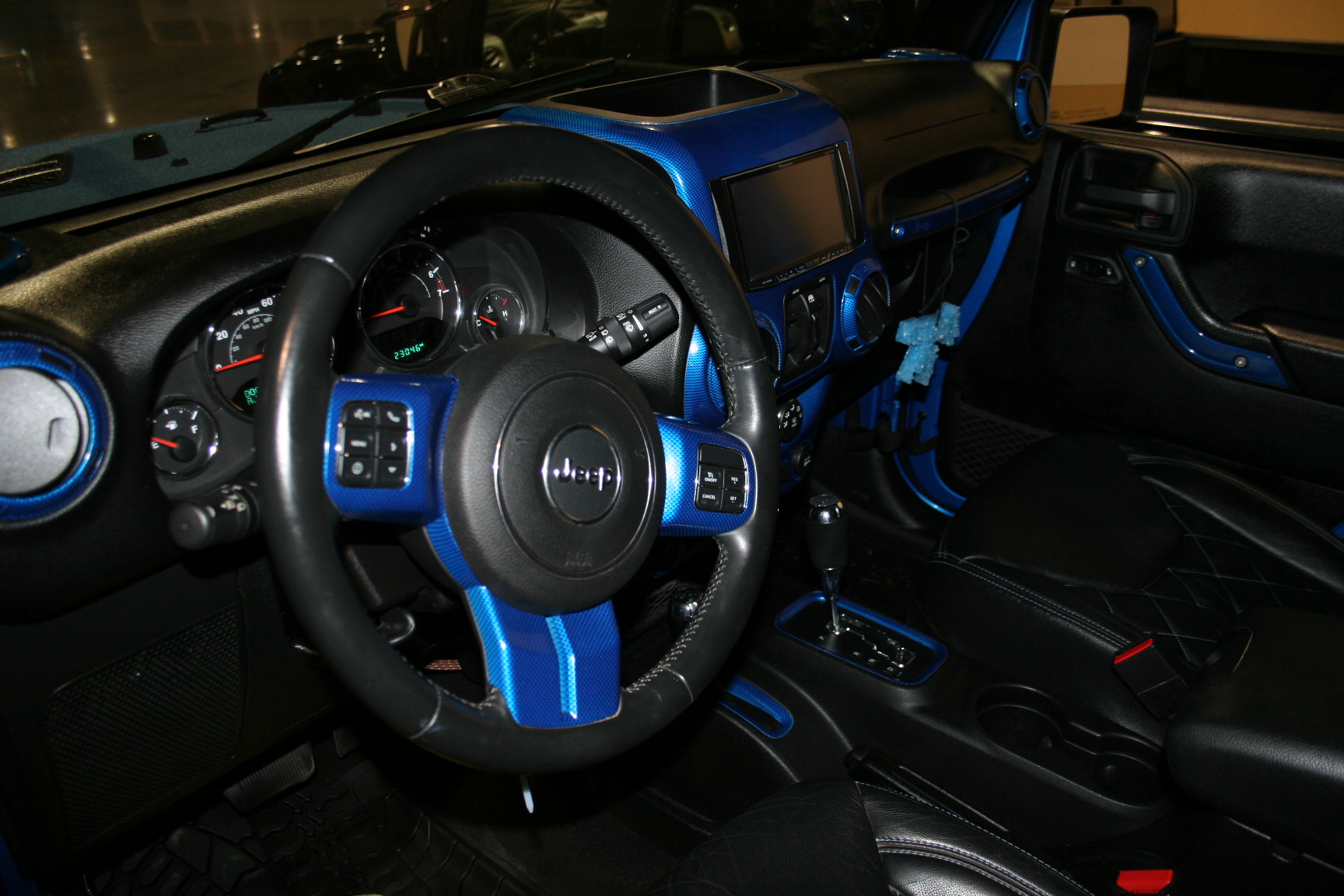 5th Image of a 2015 JEEP WRANGLER UNLIMITED SPORT