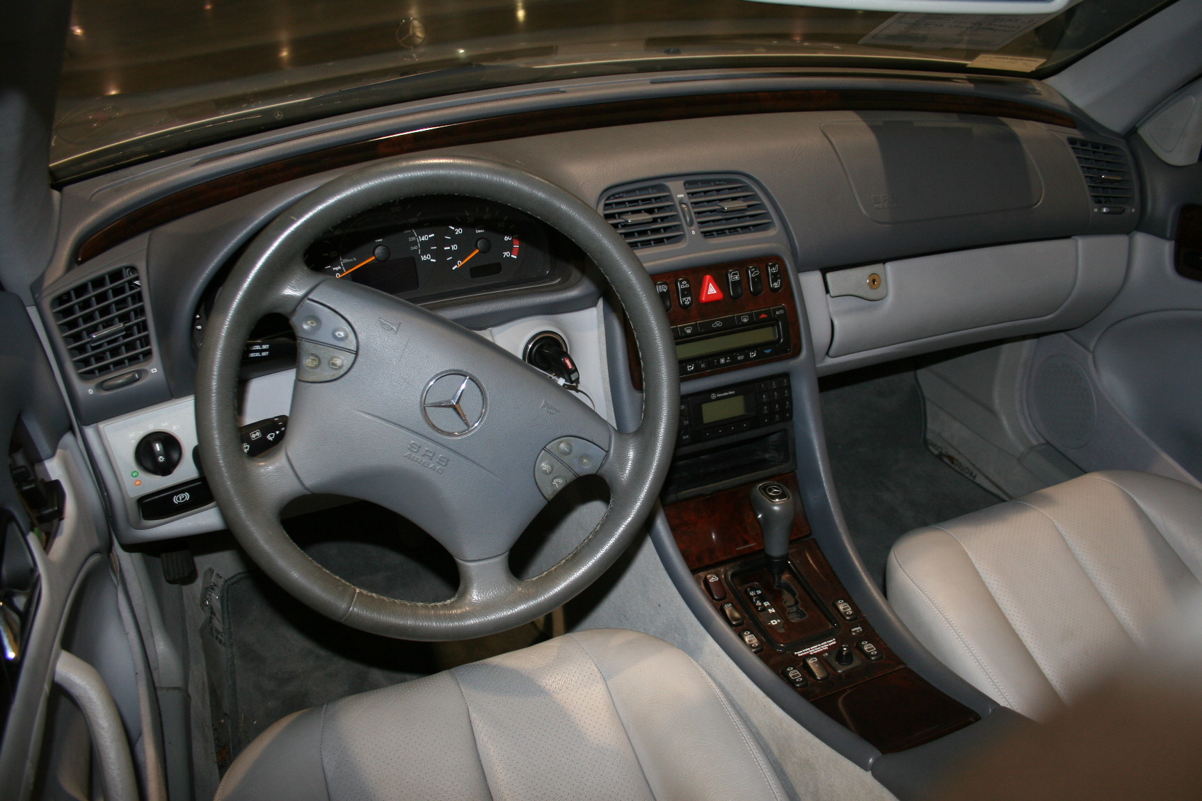 4th Image of a 2000 MERCEDES-BENZ CLK-CLASS CLK320