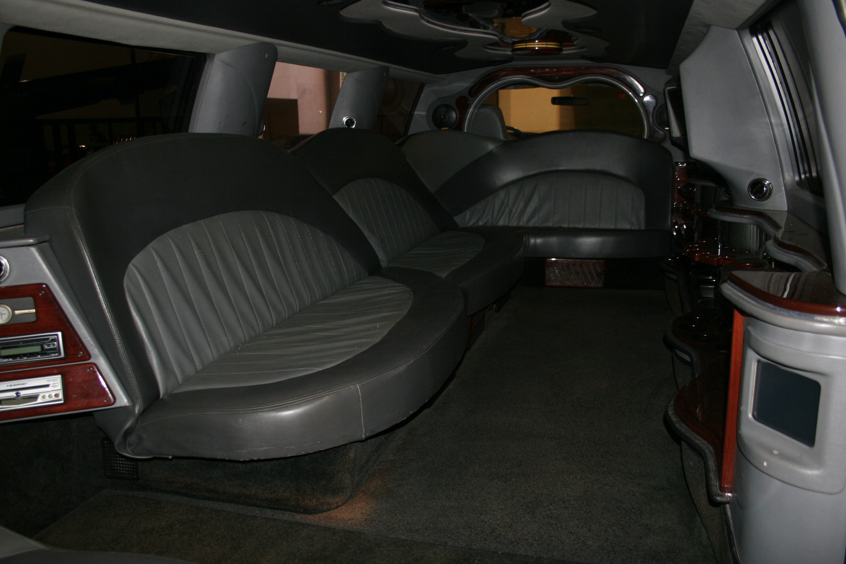 8th Image of a 2004 FORD EXCURSION XLT