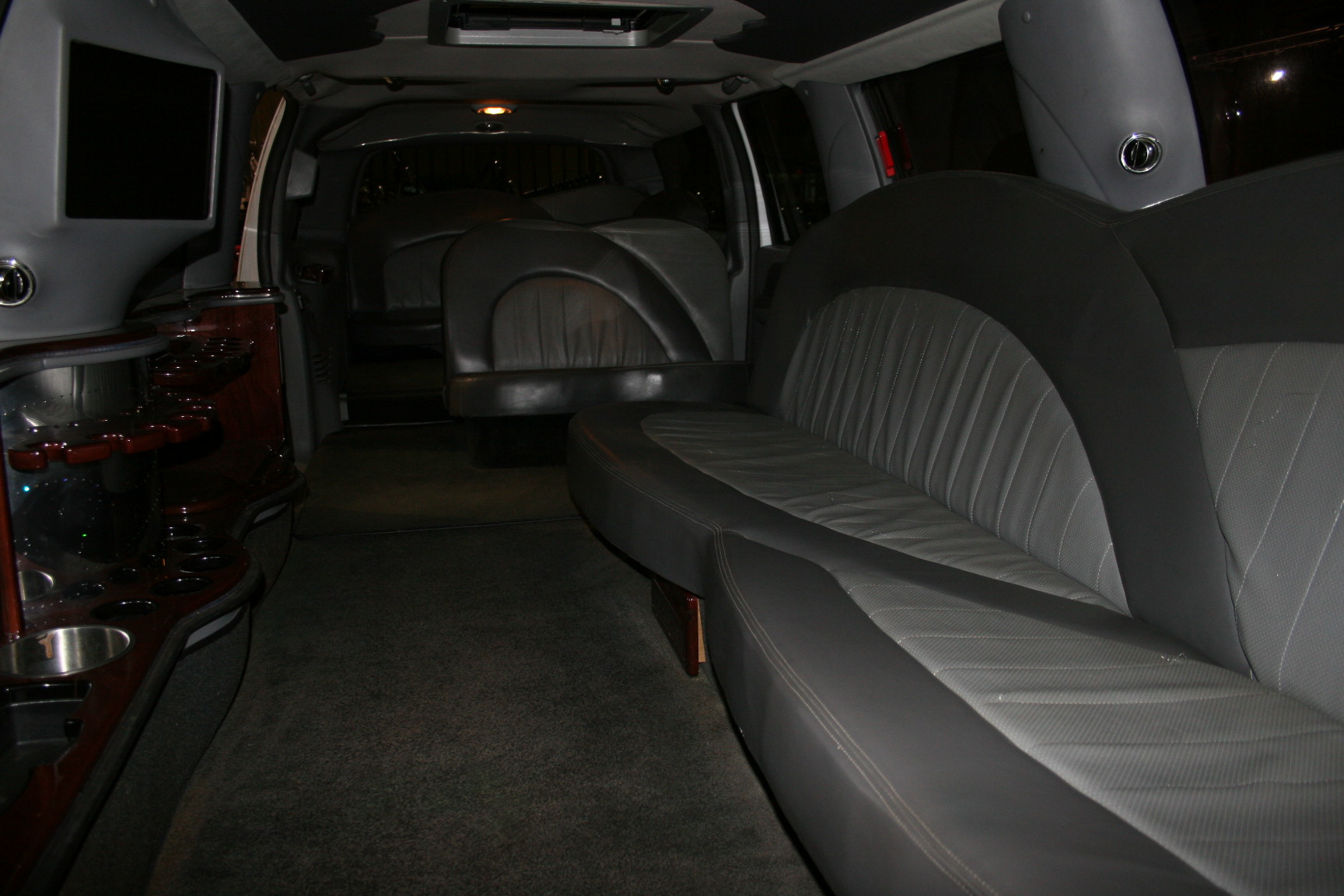 13th Image of a 2004 FORD EXCURSION XLT