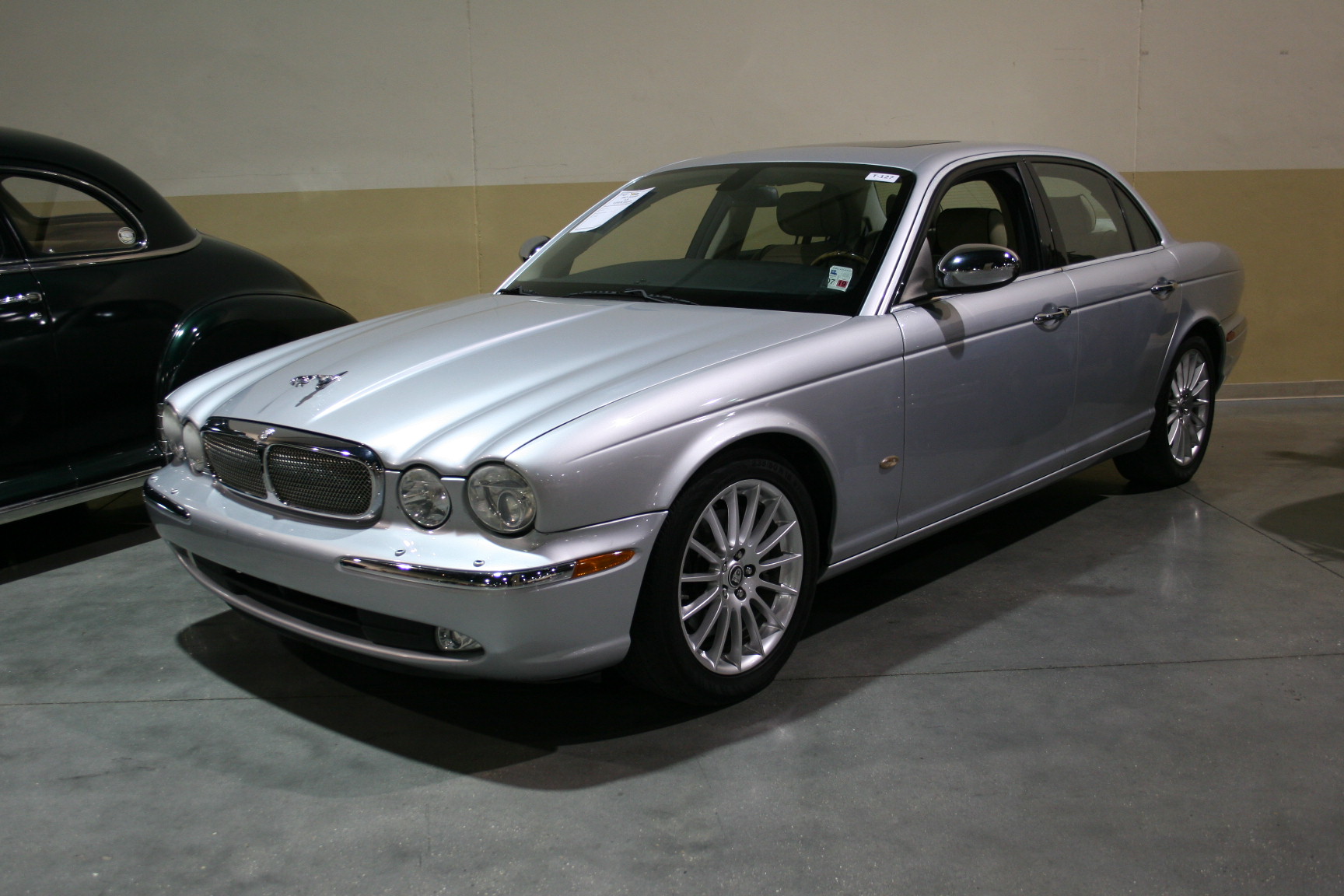 1st Image of a 2007 JAGUAR XJ8