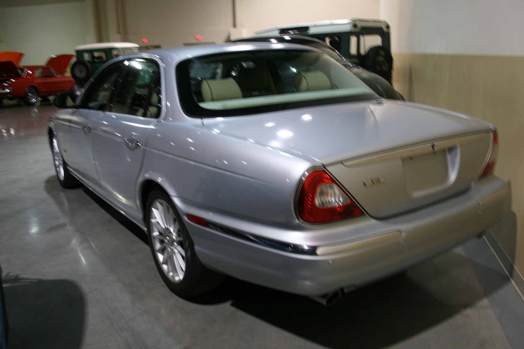 12th Image of a 2007 JAGUAR XJ8