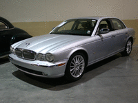 Image 2 of 14 of a 2007 JAGUAR XJ8