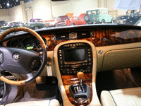 Image 4 of 14 of a 2007 JAGUAR XJ8