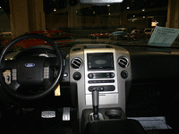 Image 3 of 9 of a 2005 FORD F-150