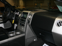Image 5 of 9 of a 2005 FORD F-150