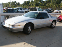 Image 2 of 10 of a 1990 BUICK REATTA