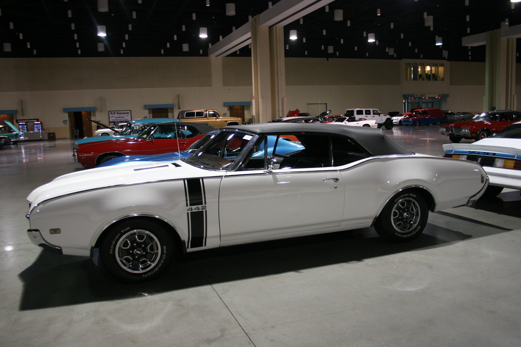 2nd Image of a 1968 OLDSMOBILE 442