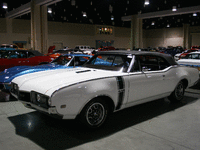 Image 2 of 14 of a 1968 OLDSMOBILE 442