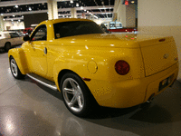 Image 9 of 10 of a 2004 CHEVROLET SSR LS