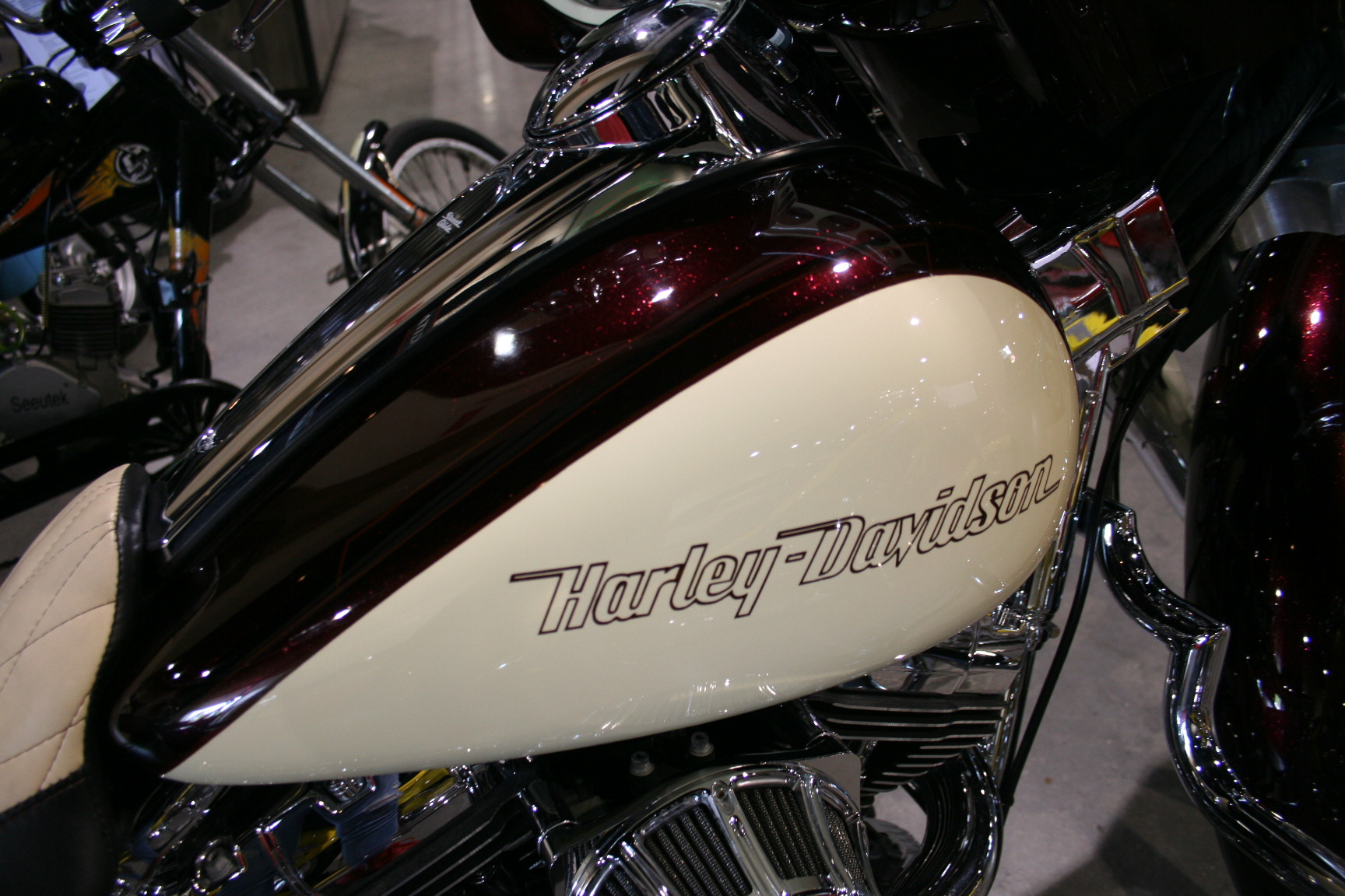 5th Image of a 2014 HARLEY-DAVIDSON FLHXS