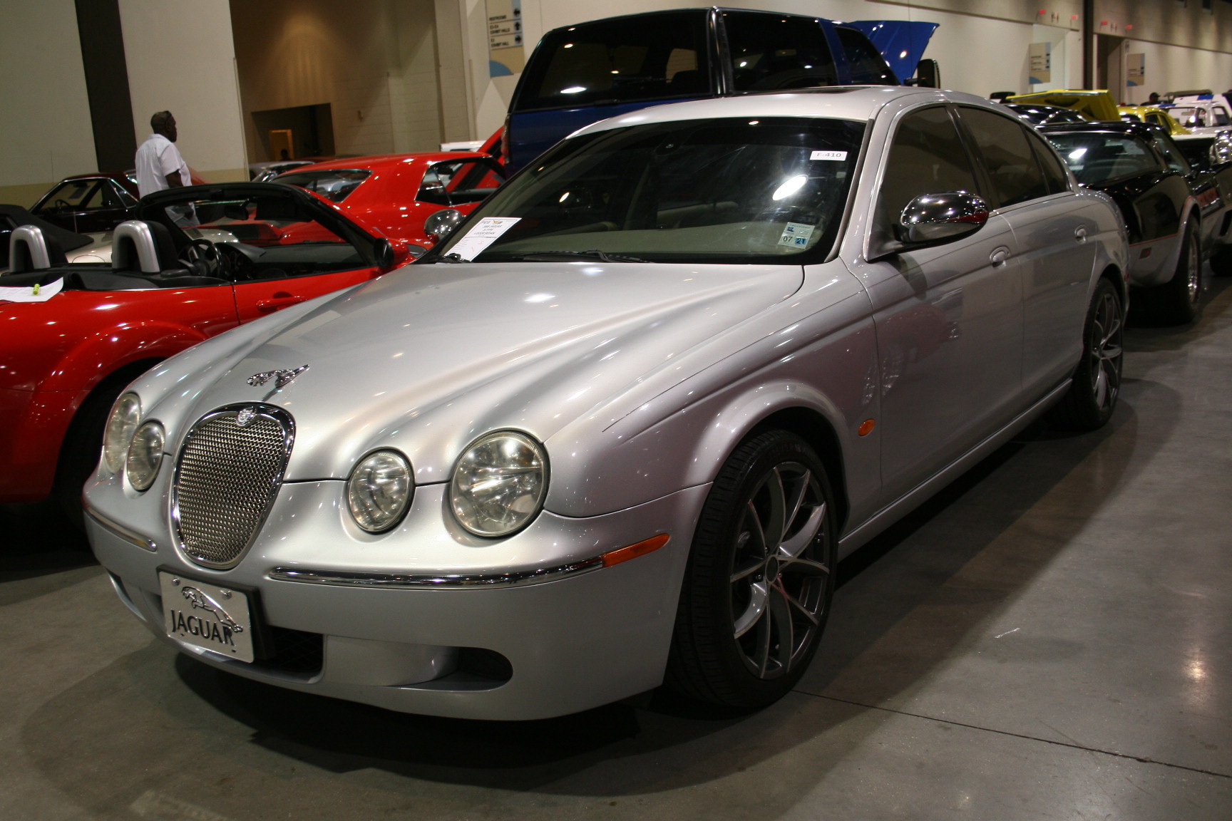 2nd Image of a 2008 JAGUAR S-TYPE