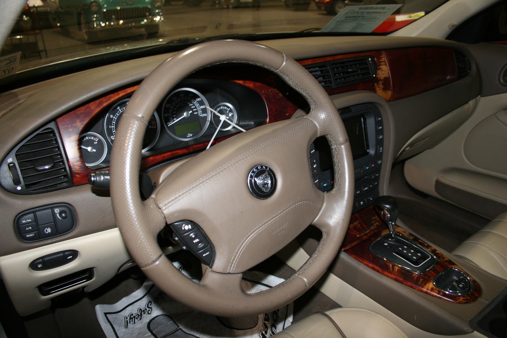 5th Image of a 2008 JAGUAR S-TYPE