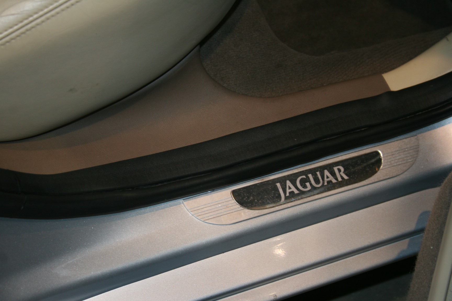 11th Image of a 2008 JAGUAR S-TYPE