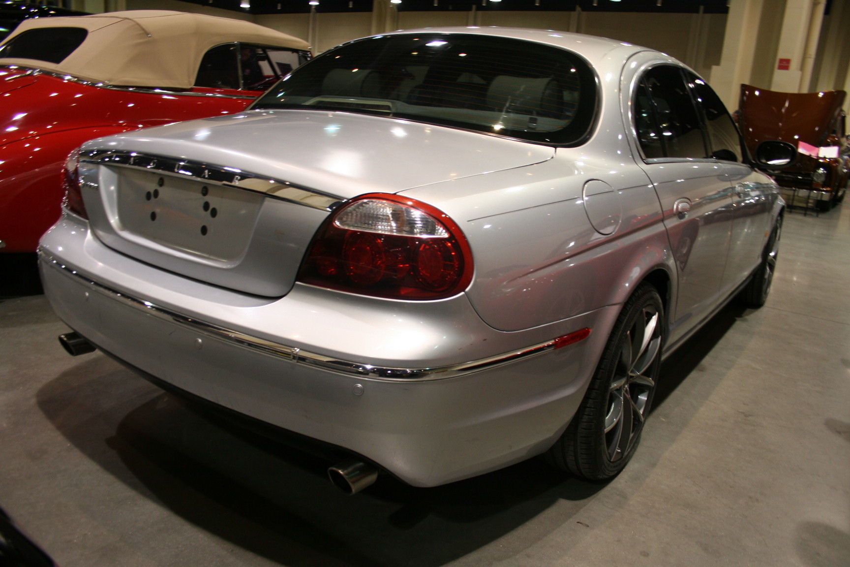 13th Image of a 2008 JAGUAR S-TYPE