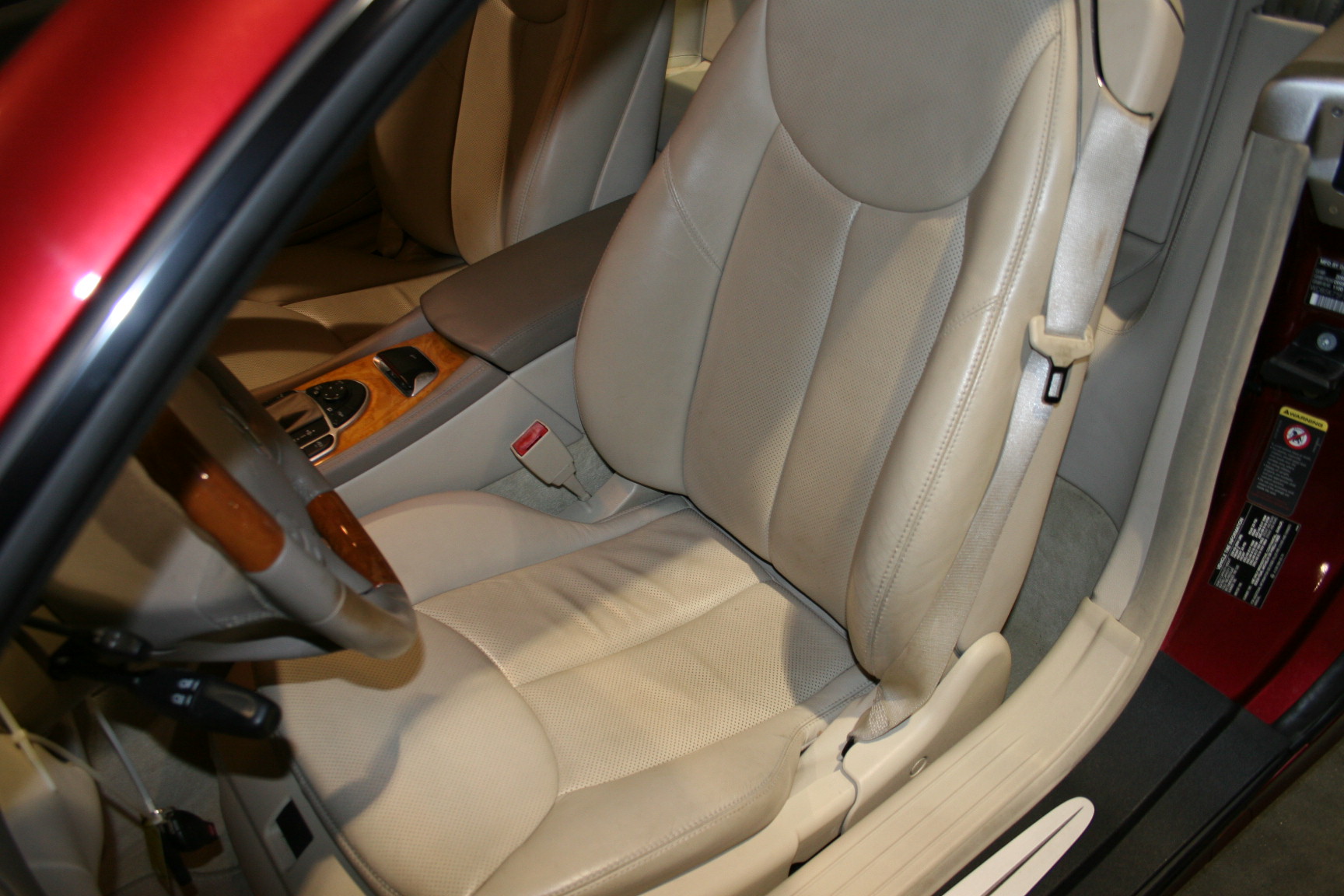 4th Image of a 2004 MERCEDES-BENZ SL-CLASS SL500