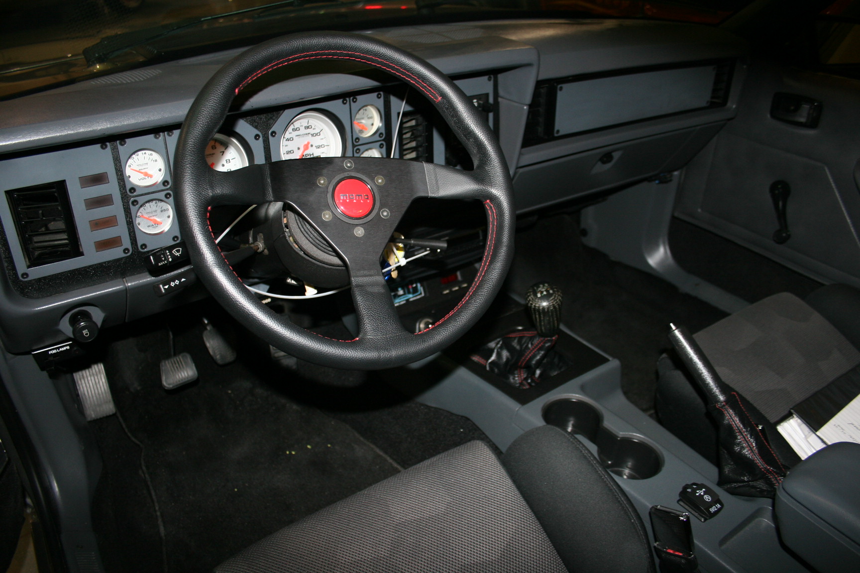 4th Image of a 1986 FORD MUSTANG LX