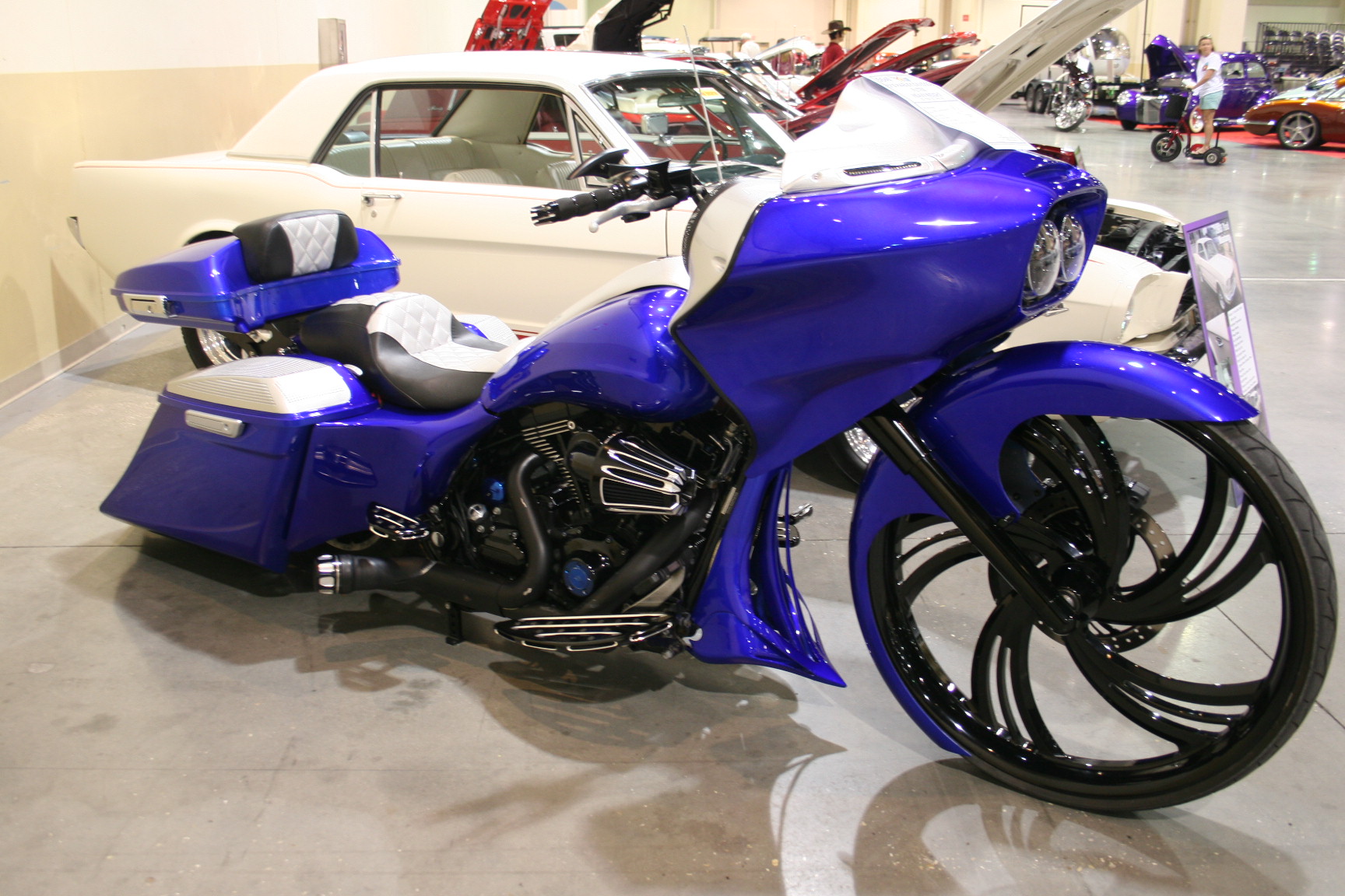 1st Image of a 2010 HARLEY-DAVIDSON FLTRX