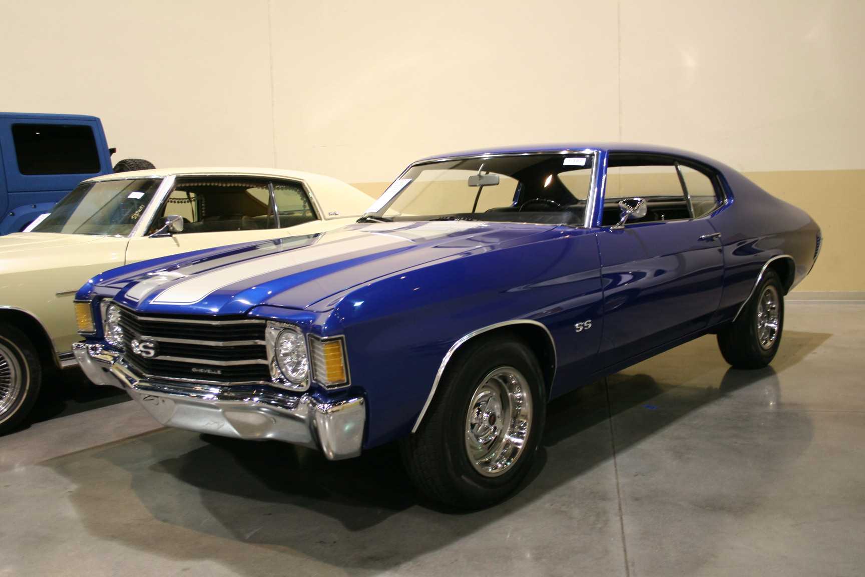 3rd Image of a 1972 CHEVROLET CHEVELLE
