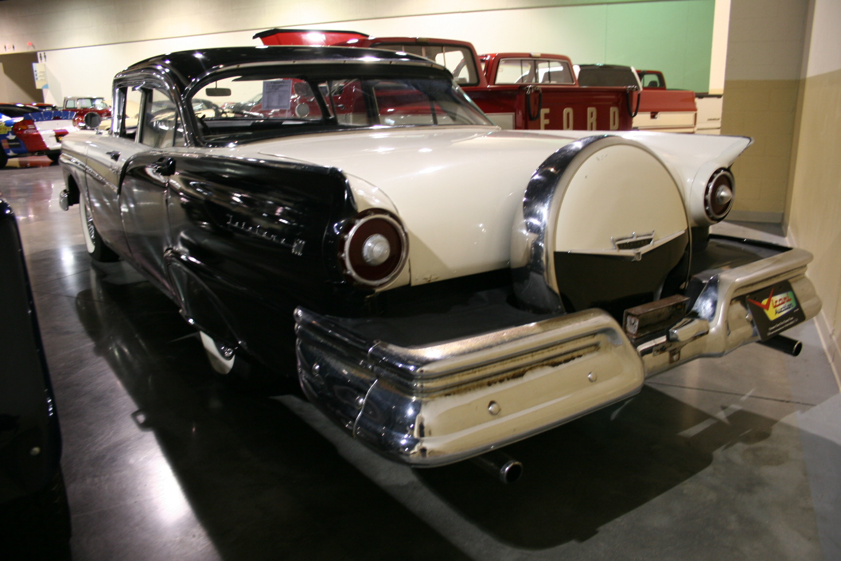 8th Image of a 1957 FORD FAIRLANE