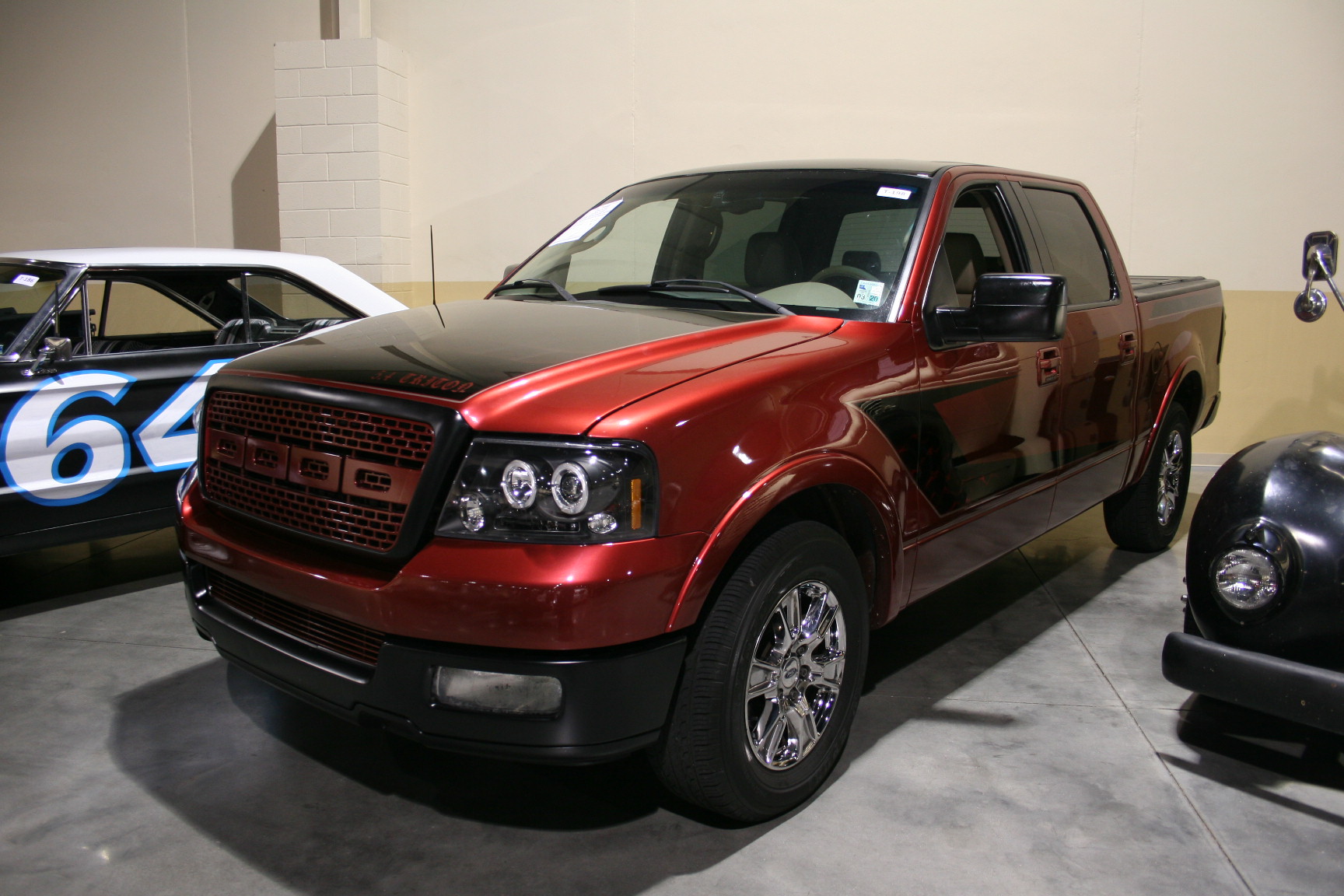 1st Image of a 2005 FORD F-150 LARIAT