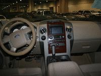 Image 5 of 12 of a 2005 FORD F-150 LARIAT