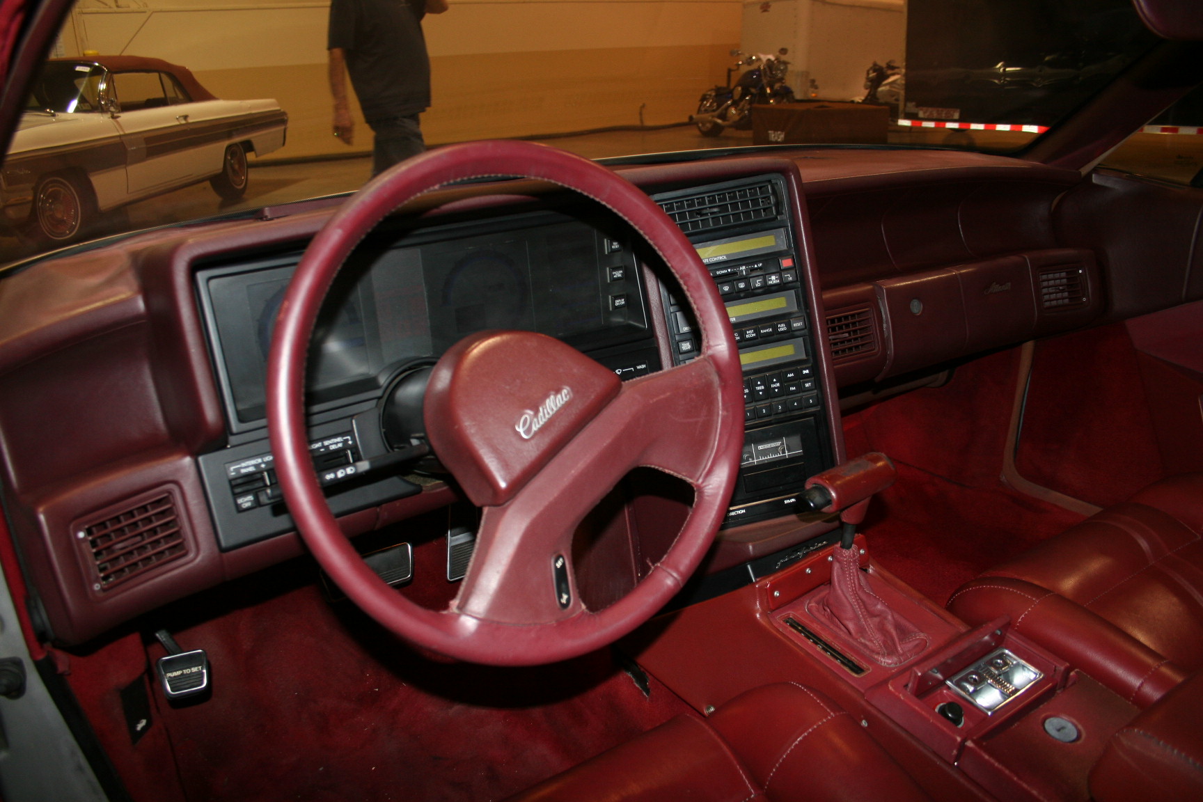 4th Image of a 1987 CADILLAC ALLANTE