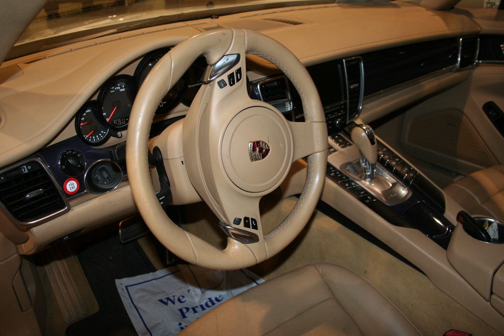 5th Image of a 2011 PORSCHE PANAMERA