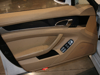 Image 9 of 14 of a 2011 PORSCHE PANAMERA