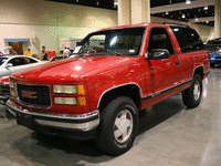 Image 2 of 10 of a 1995 GMC YUKON 1500