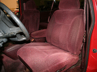 Image 4 of 10 of a 1995 GMC YUKON 1500