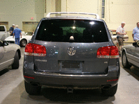 Image 11 of 11 of a 2005 VOLKSWAGEN TOURAG