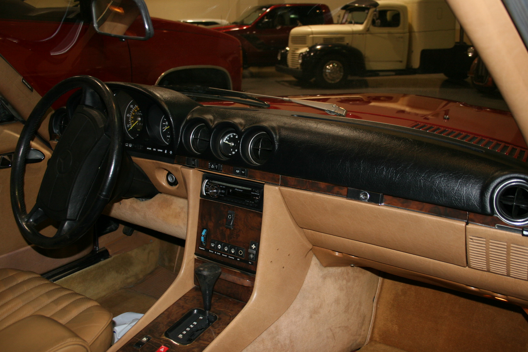 5th Image of a 1986 MERCEDES 560SL