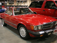 Image 2 of 10 of a 1986 MERCEDES 560SL