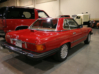 Image 9 of 10 of a 1986 MERCEDES 560SL