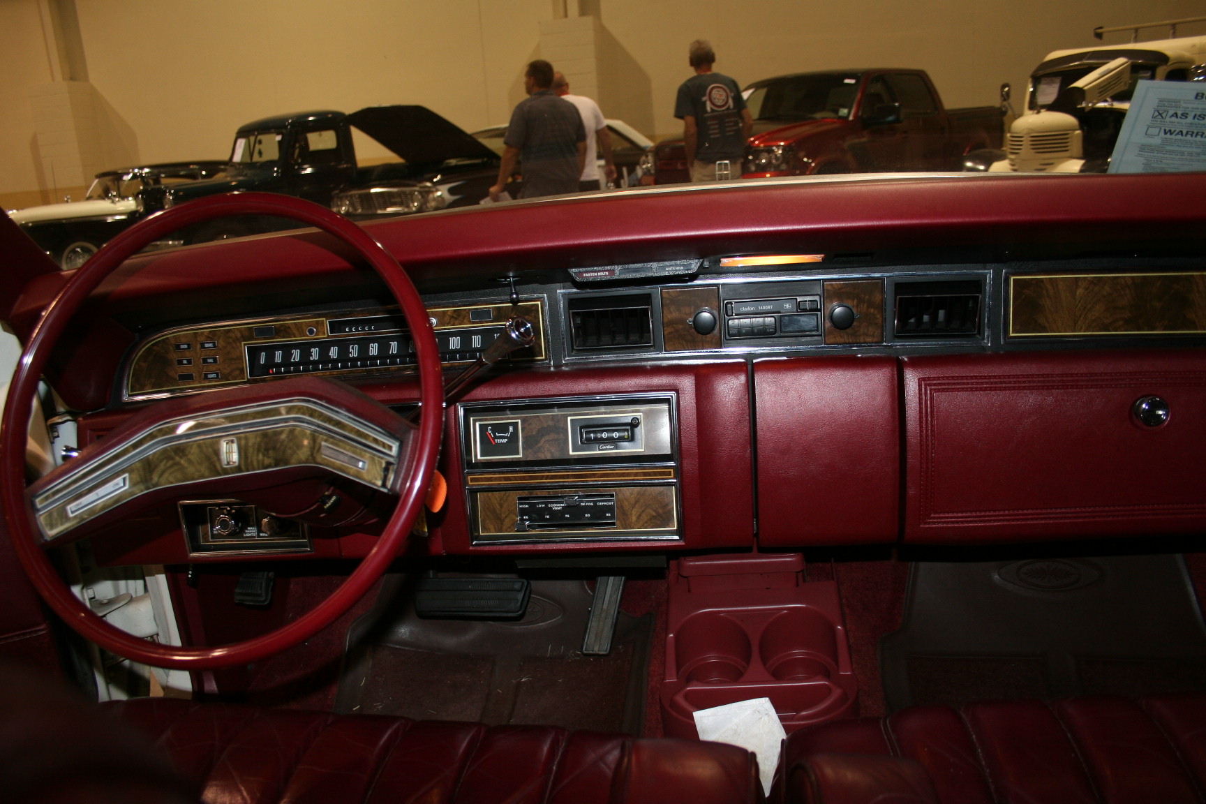 3rd Image of a 1977 LINCOLN TOWN CAR
