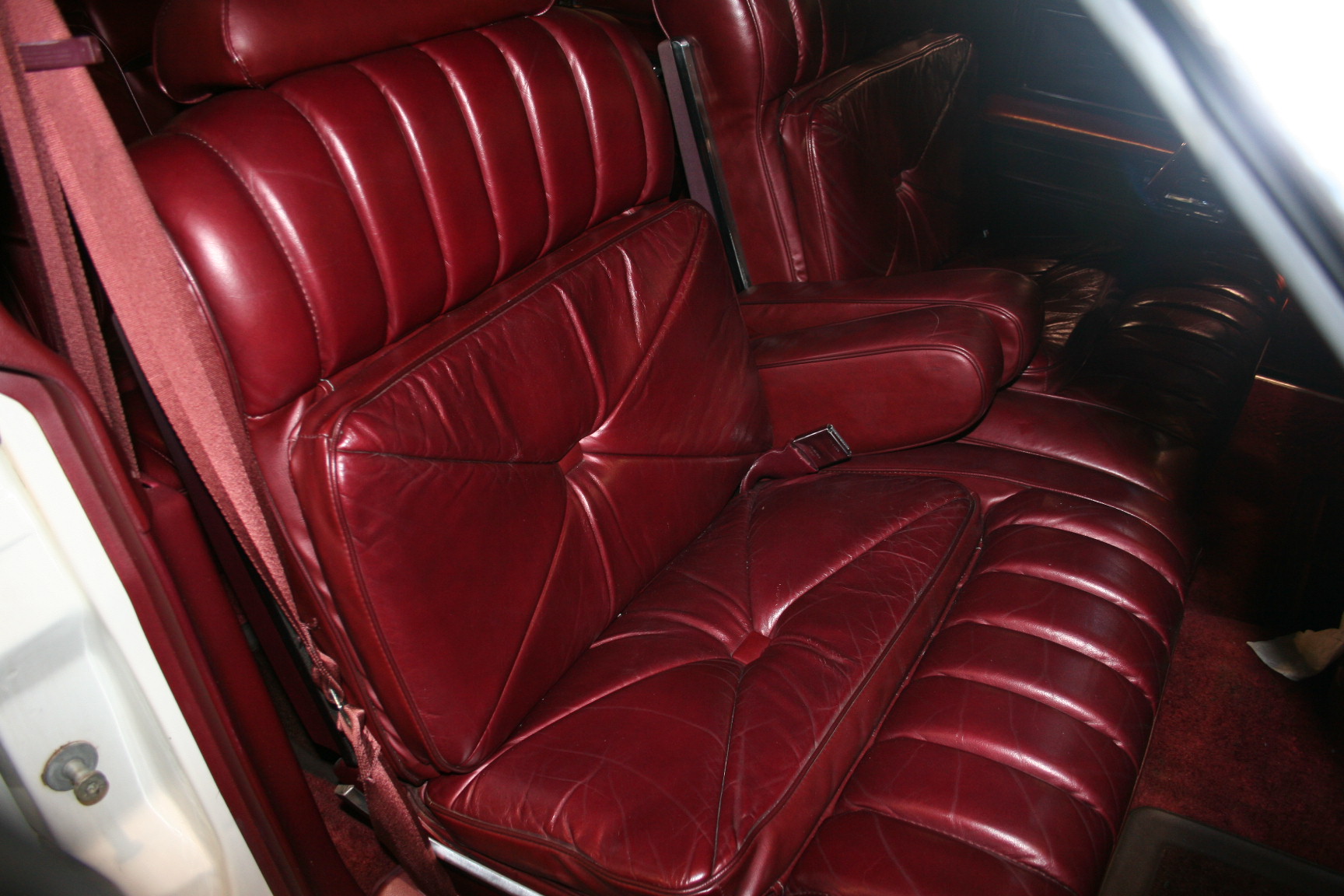 7th Image of a 1977 LINCOLN TOWN CAR