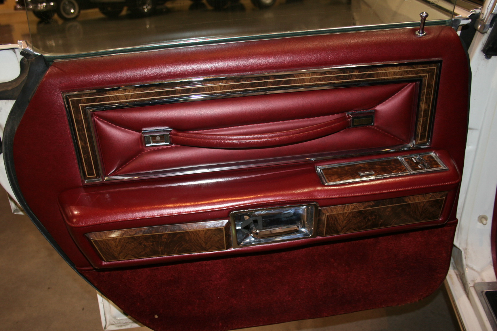 9th Image of a 1977 LINCOLN TOWN CAR