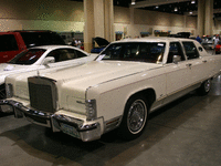 Image 2 of 12 of a 1977 LINCOLN TOWN CAR