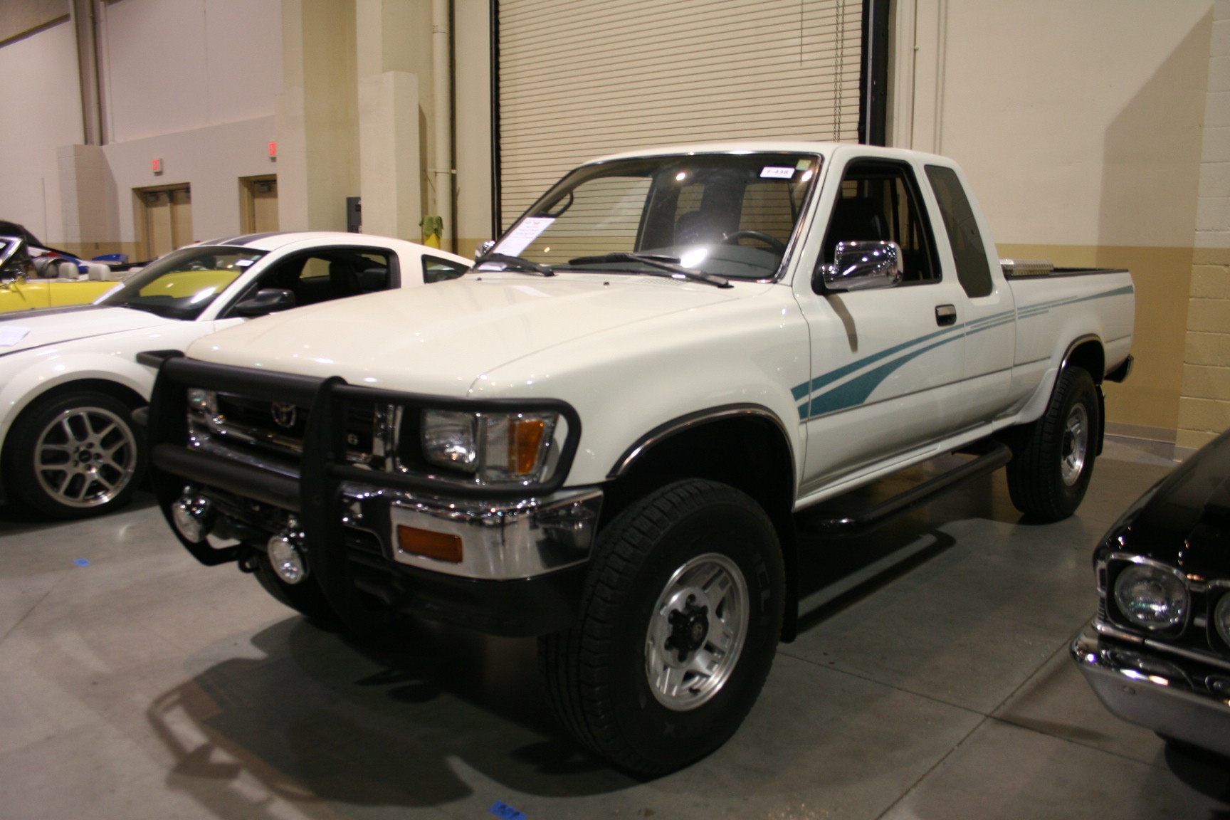 2nd Image of a 1994 TOYOTA PICKUP 1/2 TON SR5