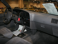 Image 6 of 12 of a 1994 TOYOTA PICKUP 1/2 TON SR5