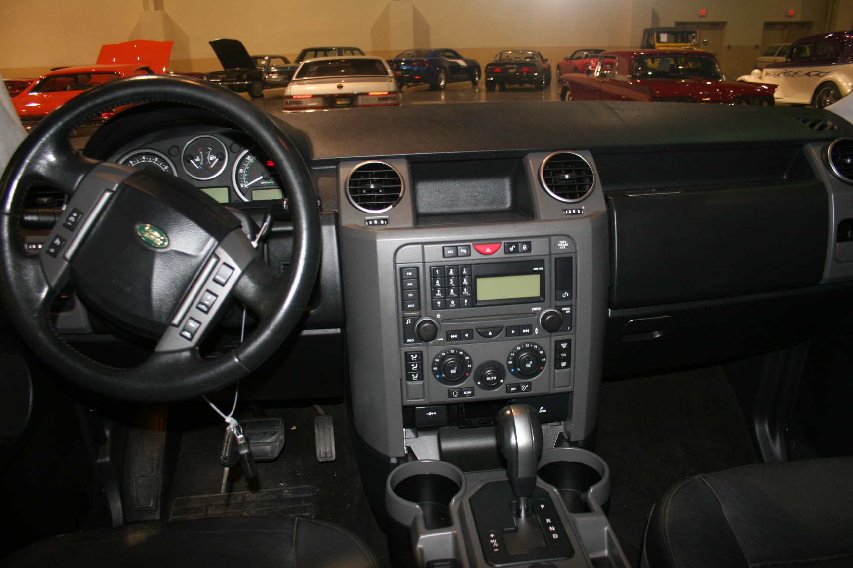 2nd Image of a 2006 LAND ROVER LR3 SE