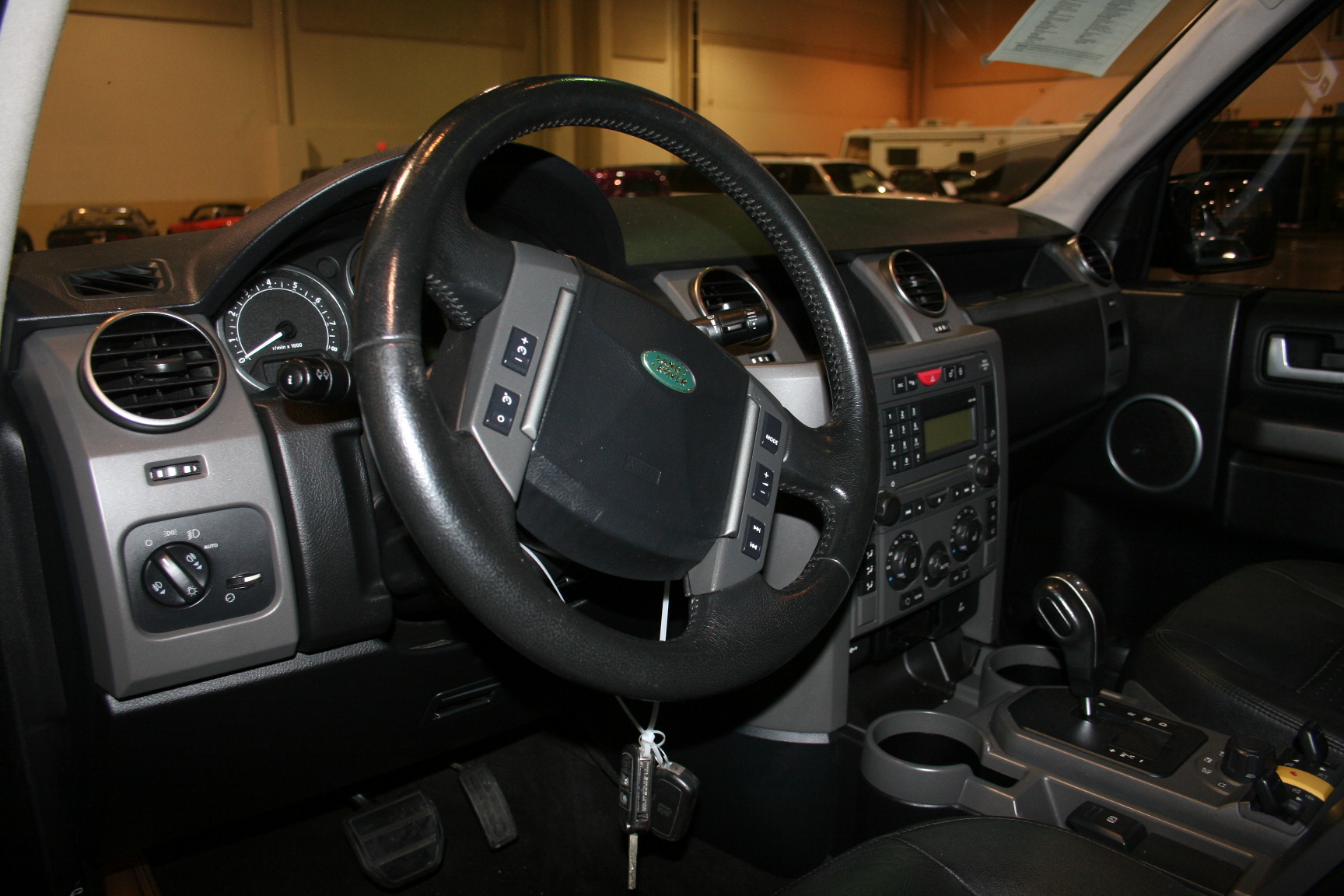 3rd Image of a 2006 LAND ROVER LR3 SE