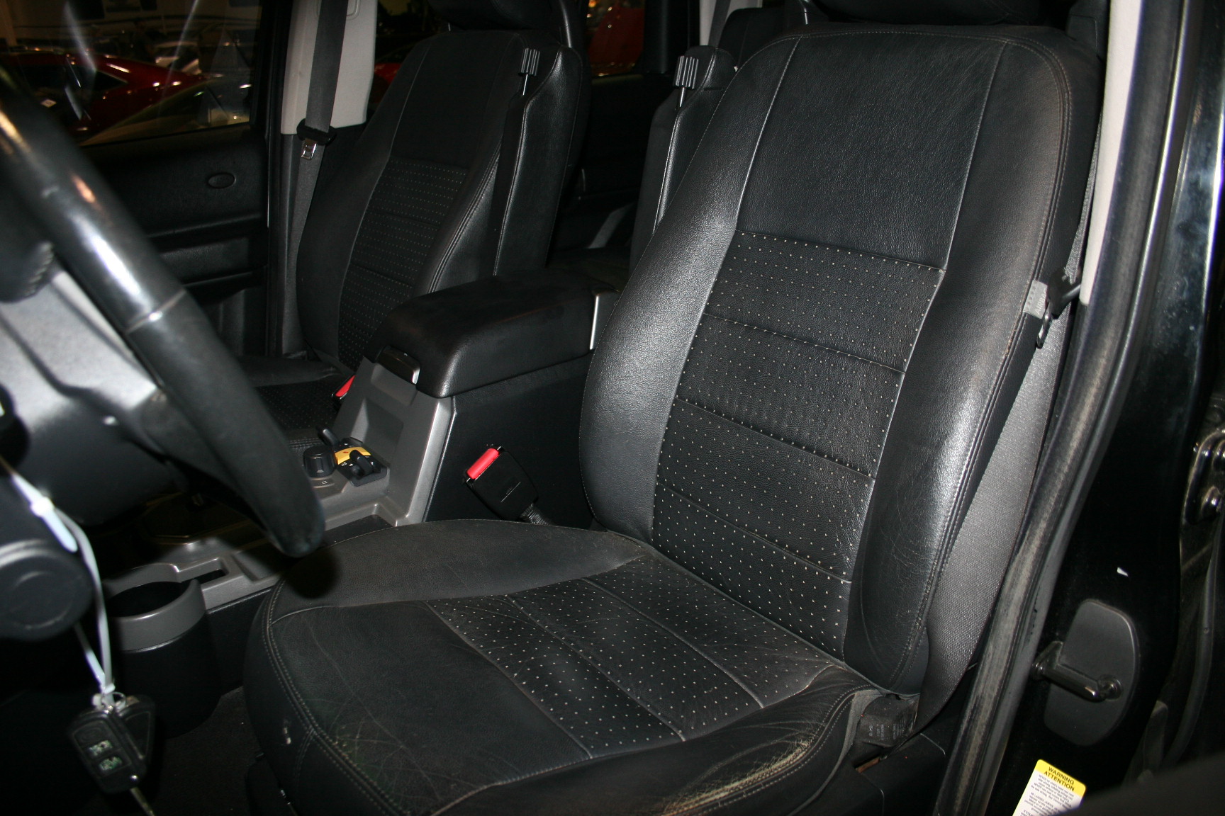 4th Image of a 2006 LAND ROVER LR3 SE