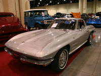 Image 2 of 13 of a 1964 CHEVROLET CORVETTE