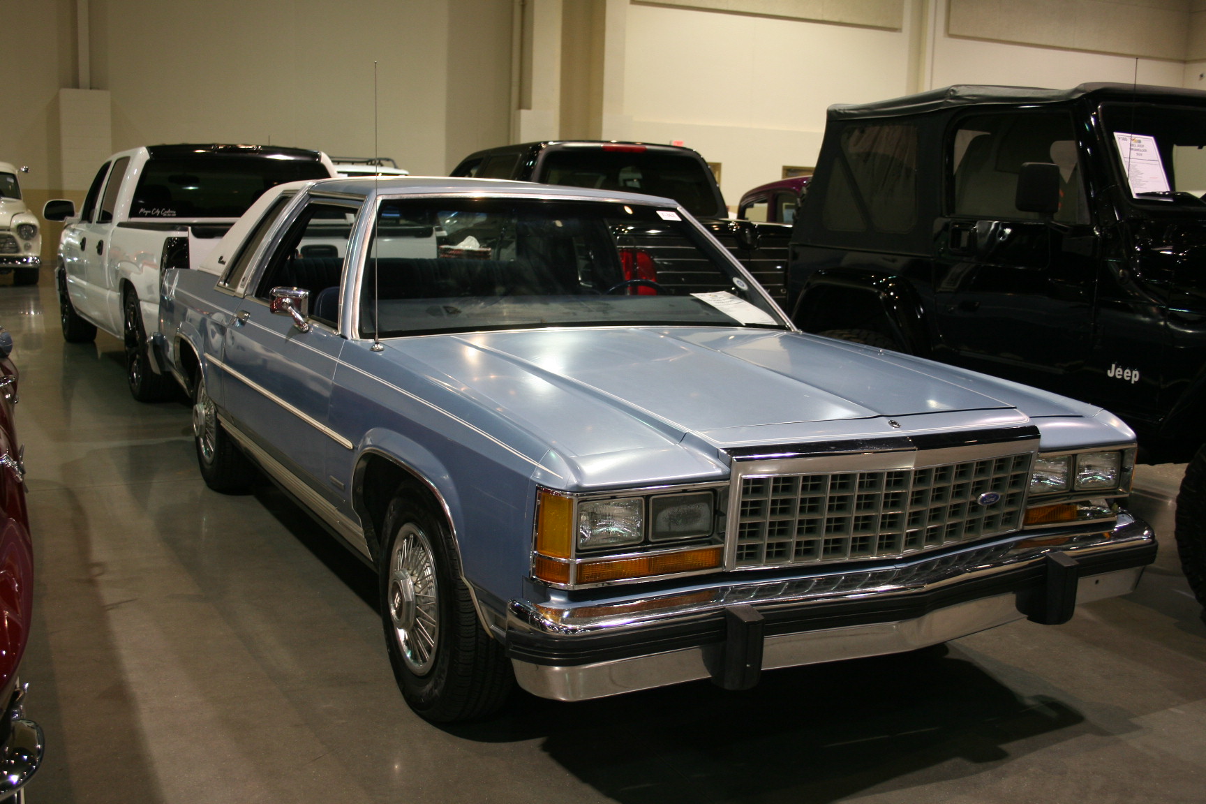 2nd Image of a 1984 FORD LTD CROWN VICTORIA