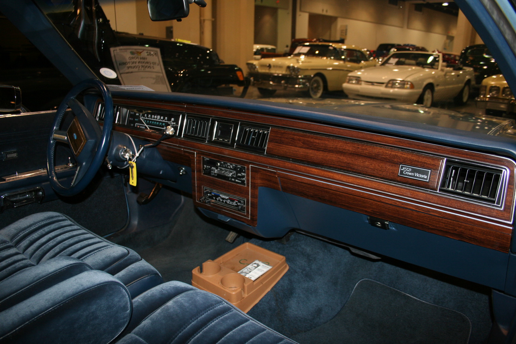 4th Image of a 1984 FORD LTD CROWN VICTORIA