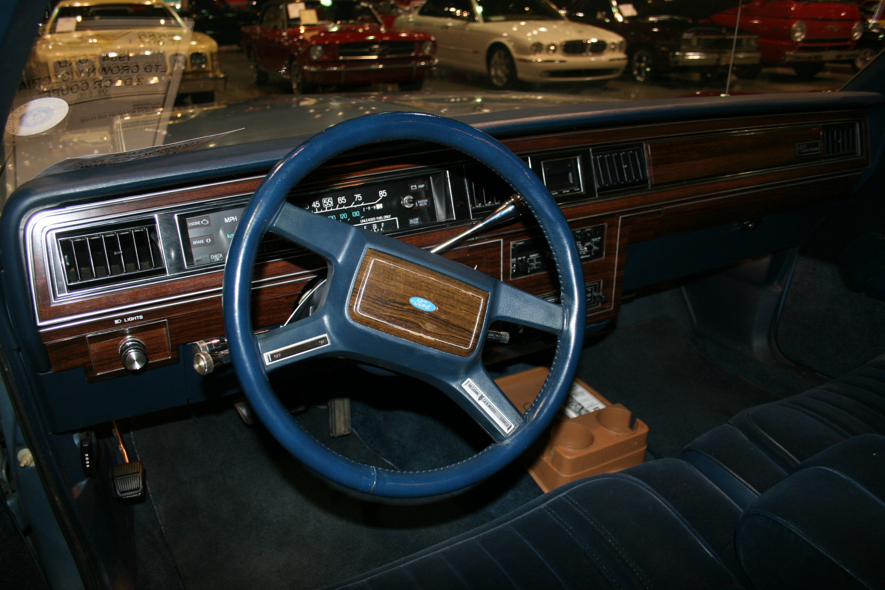 5th Image of a 1984 FORD LTD CROWN VICTORIA