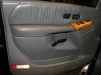 Image 8 of 19 of a 2000 CHEVROLET SILVERADO 1500